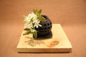 香炉にも使える花器｜「小川屋園芸」　（愛知県名古屋市西区の花キューピット加盟店 花屋）のブログ