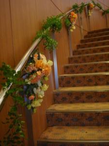 大階段の装飾｜「小川屋園芸」　（愛知県名古屋市西区の花キューピット加盟店 花屋）のブログ